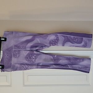 Purple waves Under Armour Mileage  Printed Capris lilac Purple color size M